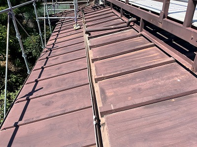 富士川町　瓦棒屋根　塗装工事　施工前　ケレン